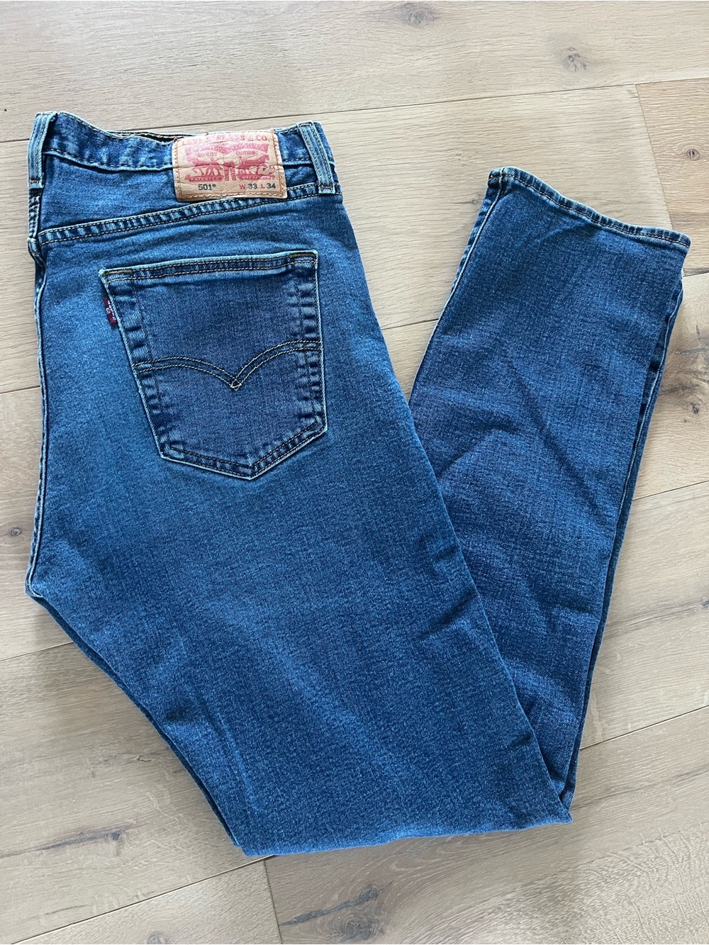 Levi's 501 Original Fit Men’s Straight Leg Button Fly Jeans Medium Wash W33xL34
